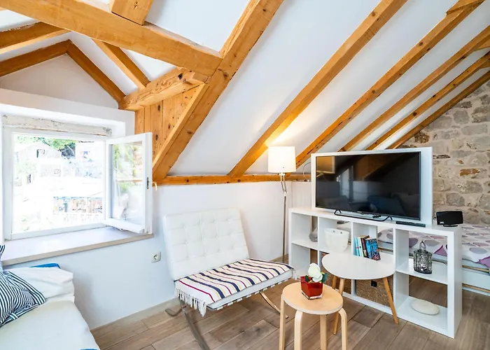 Old Town Historical Residence Apartment